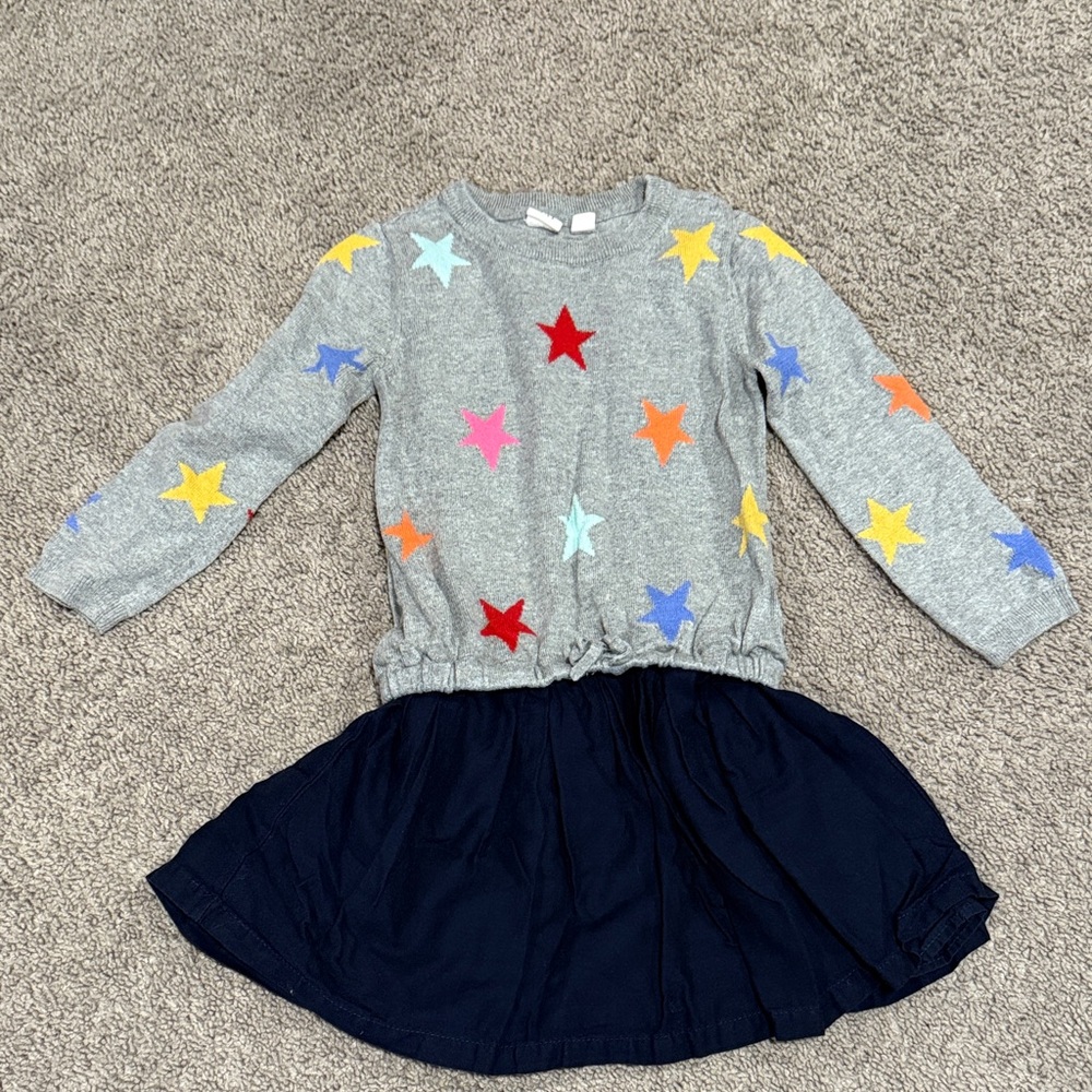 GAP Gray Sweater with Red Star, size cds xs (4-5)